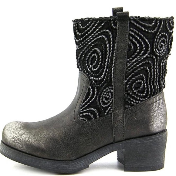 Wanted Shoes - Wanted Women Round Toe Ankle Boot 6.5